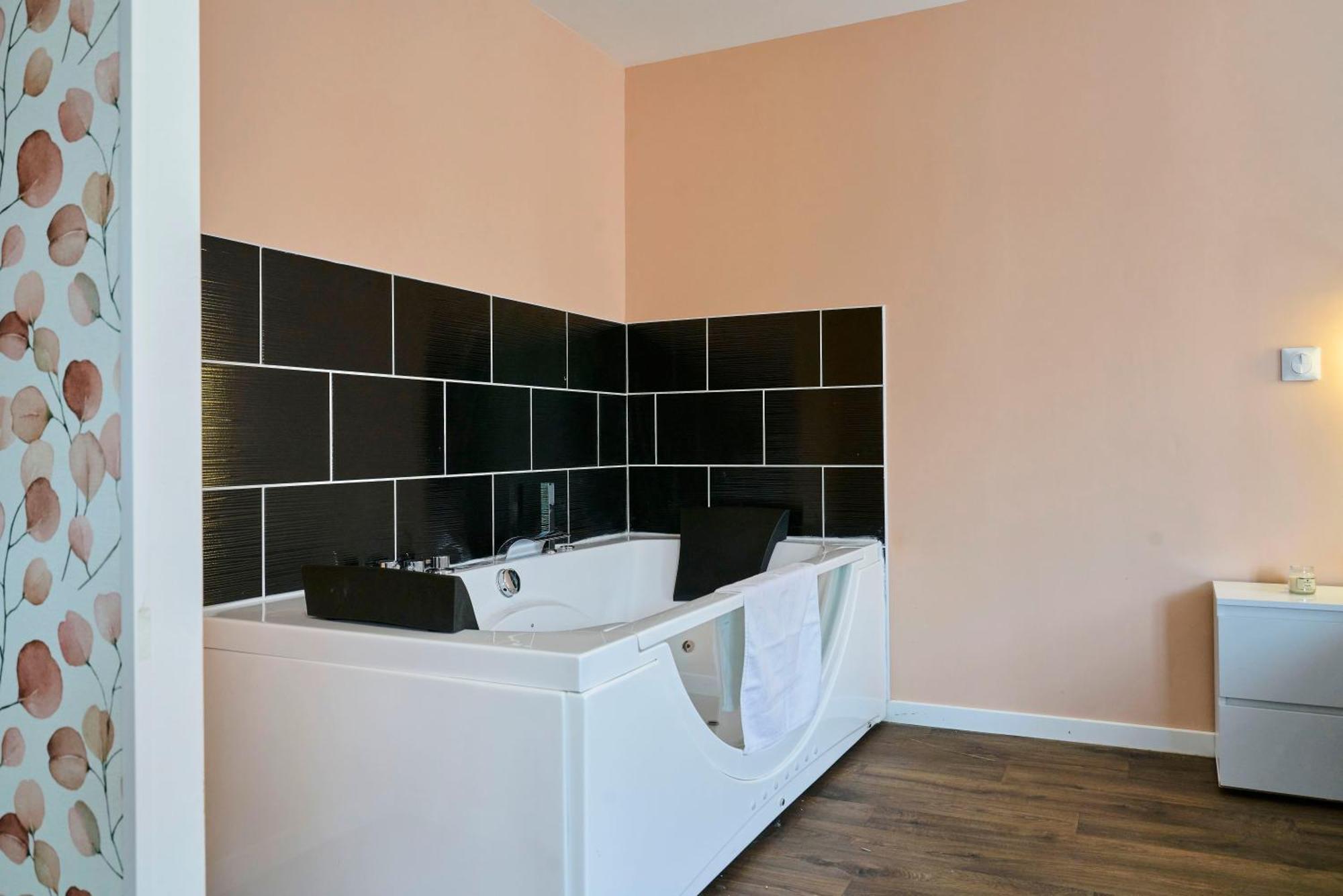 Ferienwohnung Ng Prestige L Lille L Tourcoing - Bouvines Balneo Exterior foto